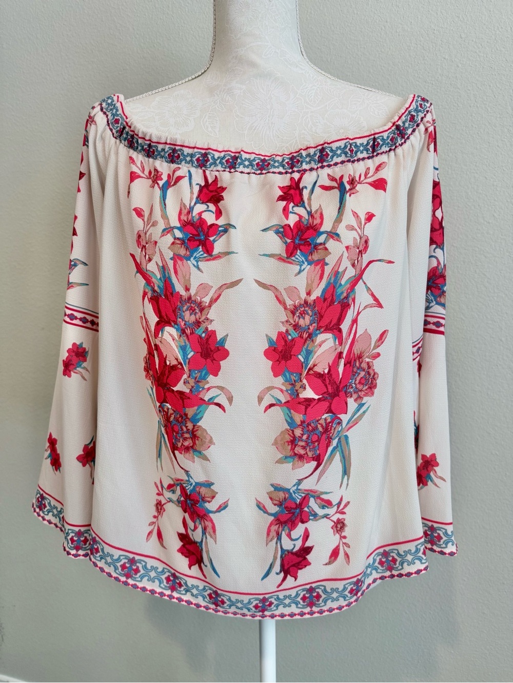 Blue Rain Cream Off-Shoulder Long Sleeve Blouse with Red & Blue Floral Large